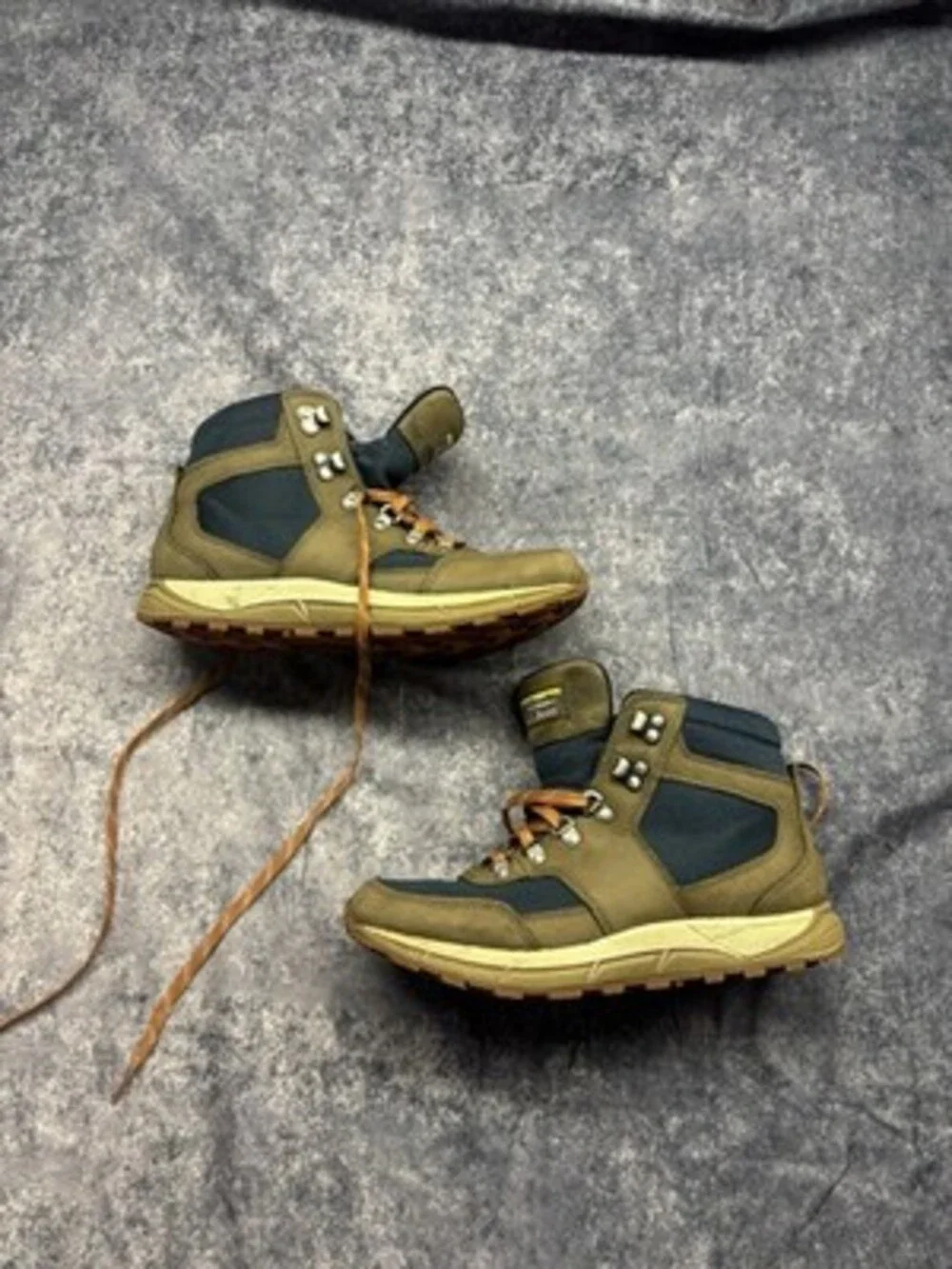 LL Bean Mountain Classic Mens Size 8 Brown Waterproof Hiking Boots Camping